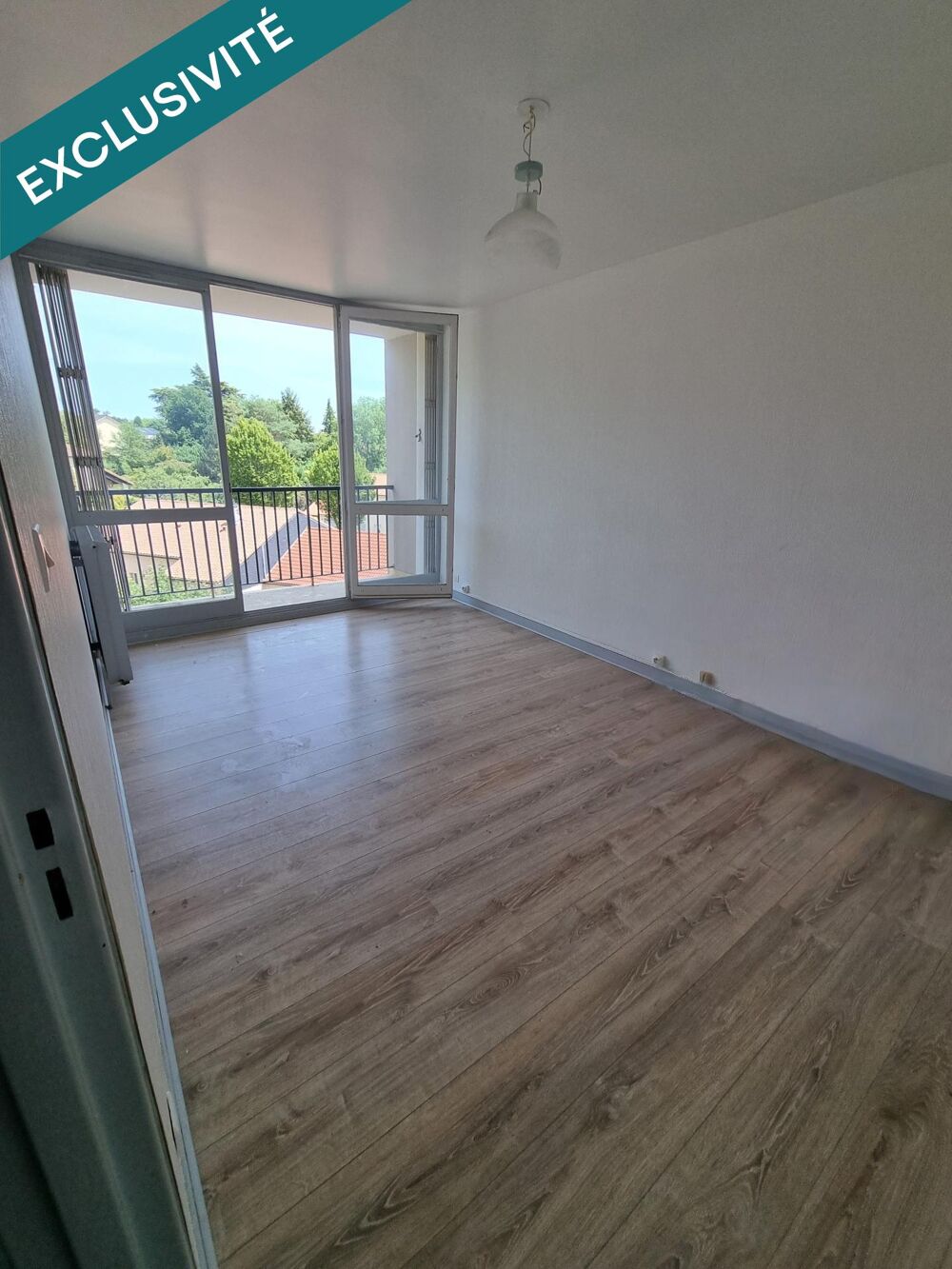 T1 de 33 m² avec balcon, parking et cave, Roussillon
