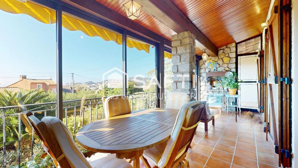 à vendre  Maison Carqueiranne (83320)
