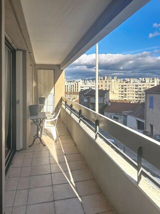 Vente Appartement BEL APPARTEMENT DE 120M² AVEC BALCONS -  (13005) Marseille 5