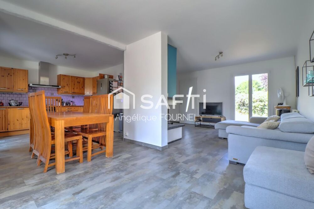 Maison individuelle de 112 m² habitable + Garage attenant - Terrain clos de 805 m²