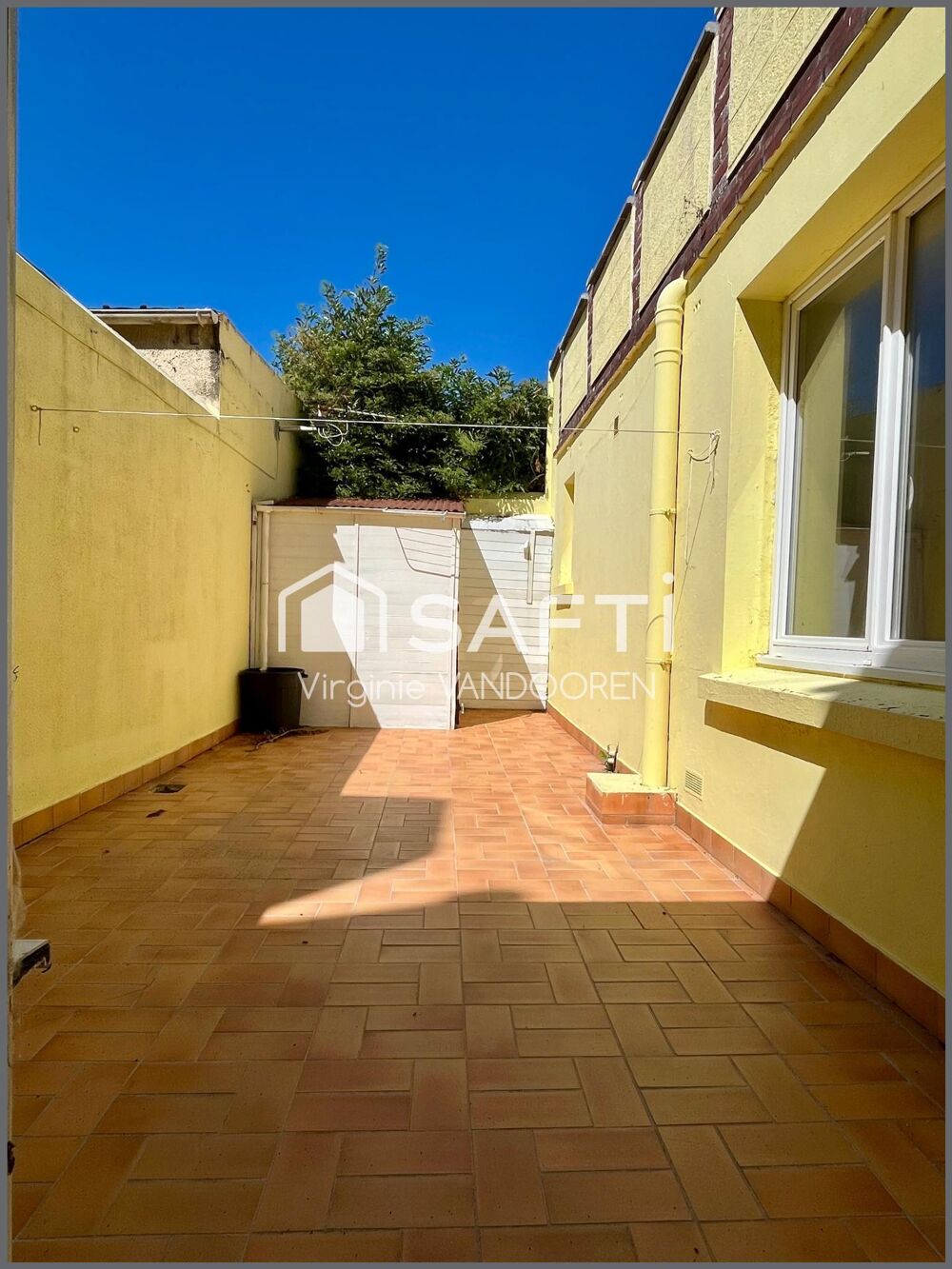 Appartement de caractère avec cour, à deux pas de la mer