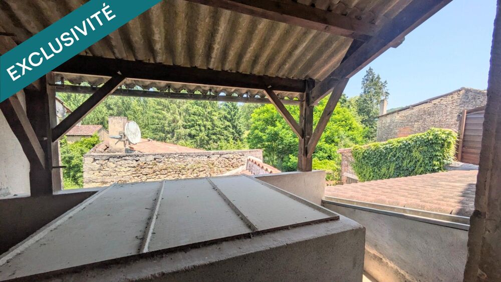 Découvrez votre futur "chez vous" au coeur dun charmant village aux portes du Périgord noir