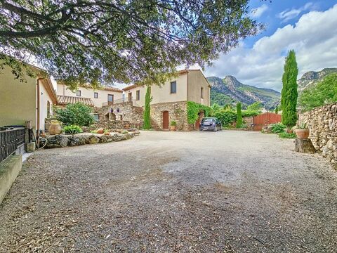   Propri�t� d'architecte aux vues sublimes � Colombi�res-sur-Orb Maison - 7 pi�ce(s) - 220 m�