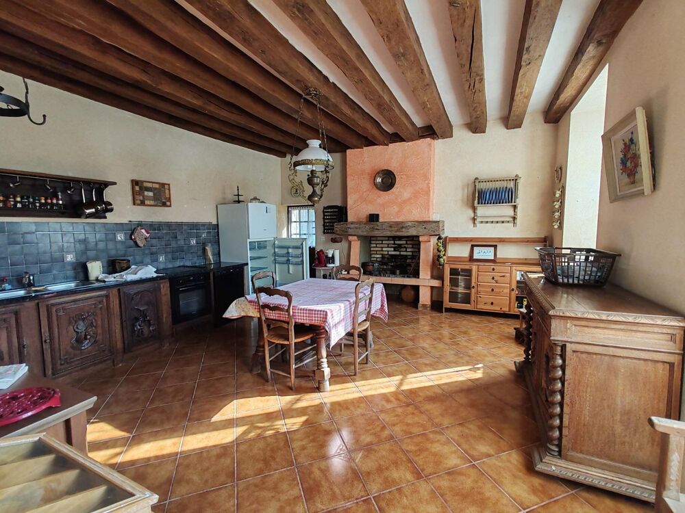 Ancien presbytère avec ses dépendances et son terrain !