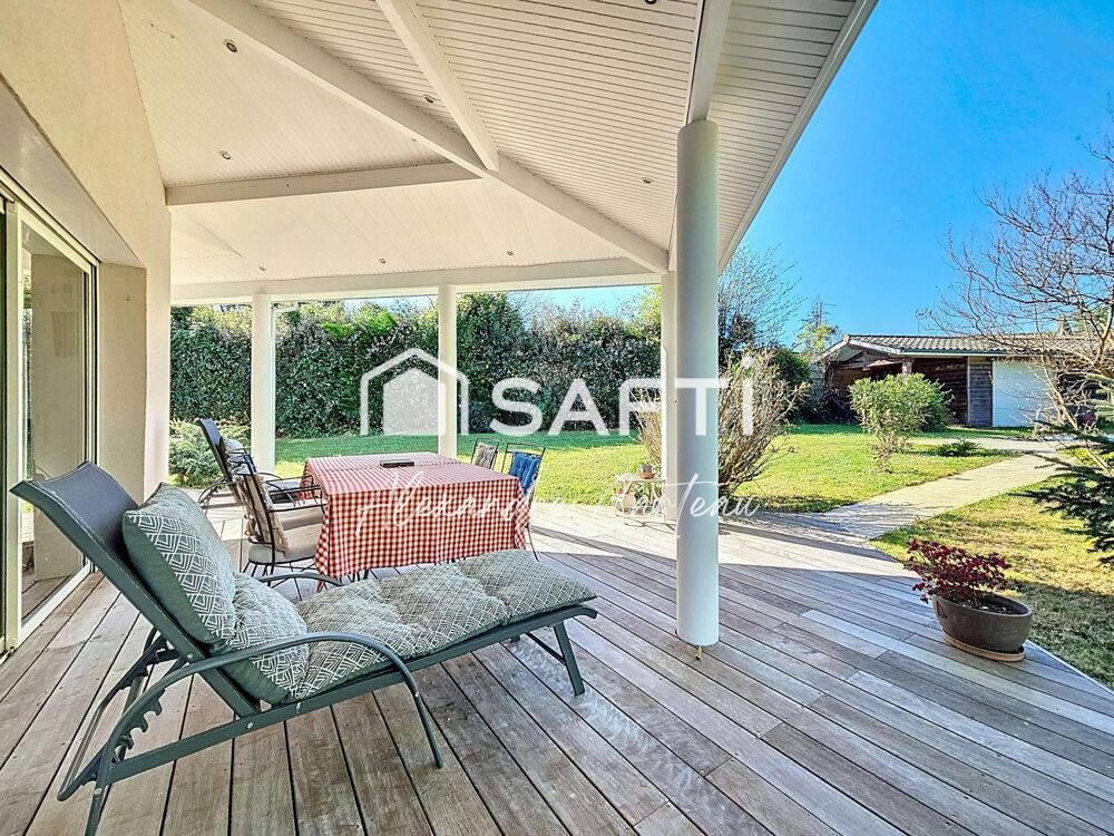 Vente Maison Contemporaine 155 m² 4 chambres, garage et piscine Lignan-de-bordeaux