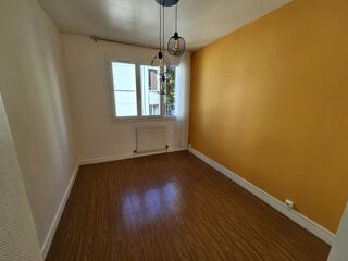 Vente Appartement Appartement F4 69 m² situé à 200 m du plan d' eau avec garage Vichy