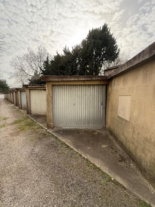  Parking / Garage à vendre 