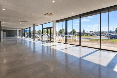   À LOUER – LOCAL COMMERCIAL DE 440 m² 