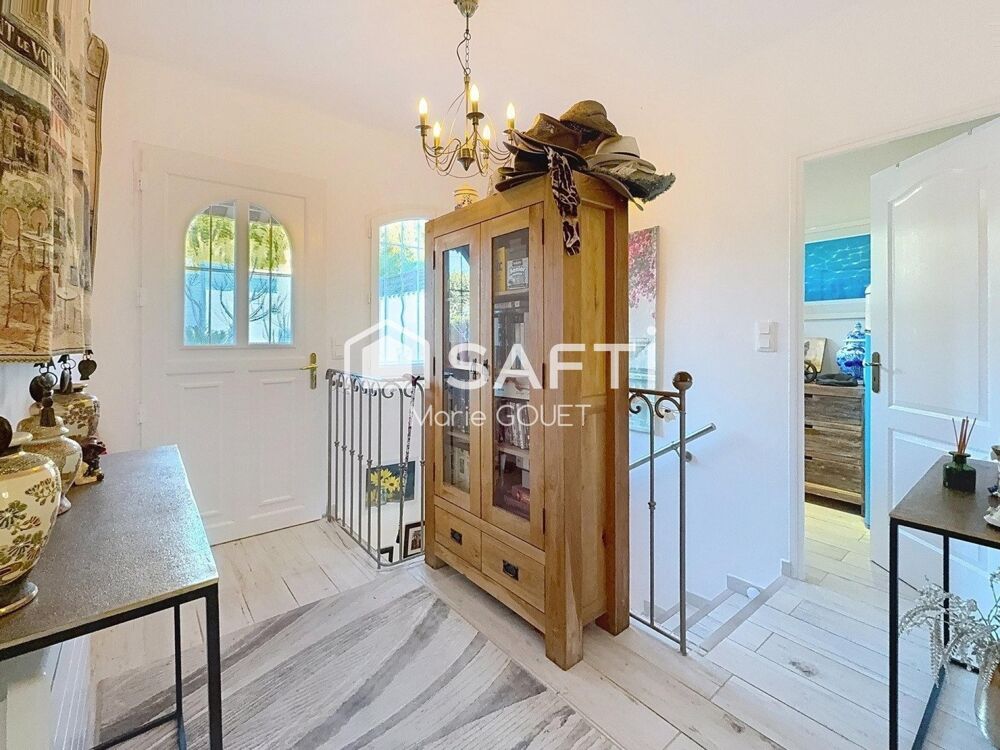 VILLA SAINT AYGULF (83370) 5 PIÈCES CLIMATISÉE TOUT CONFORT - TERRASSE - PISCINE -