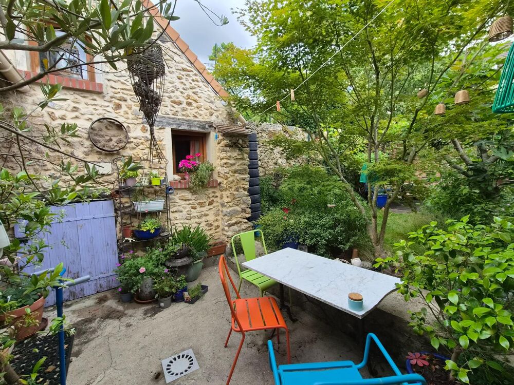 MAISON DE VILLE AVEC JARDIN