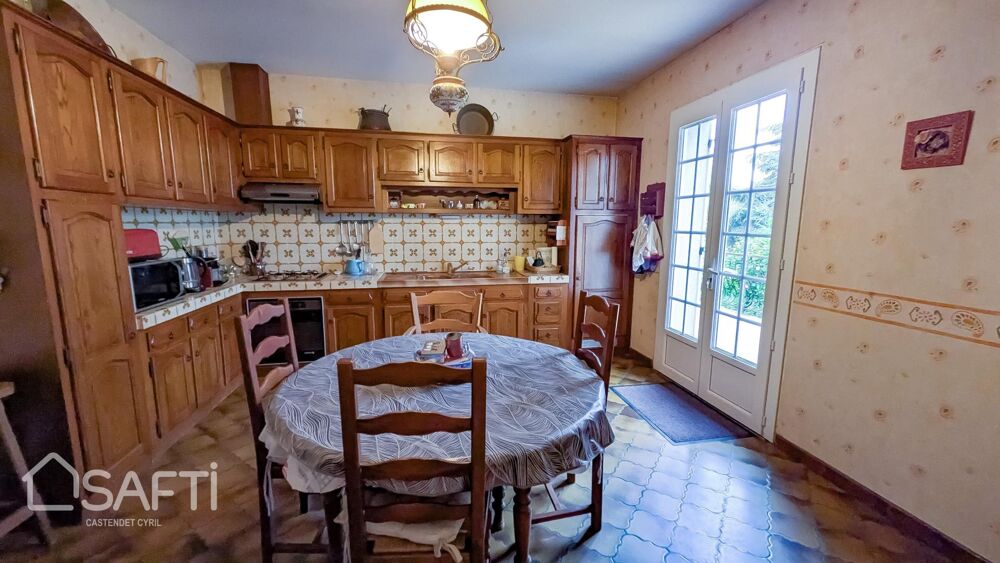 Vente Maison BEAU JARDIN ET PLUS DE 160 M² DE GARAGES ET SOUS SOL AMENAGE Brax