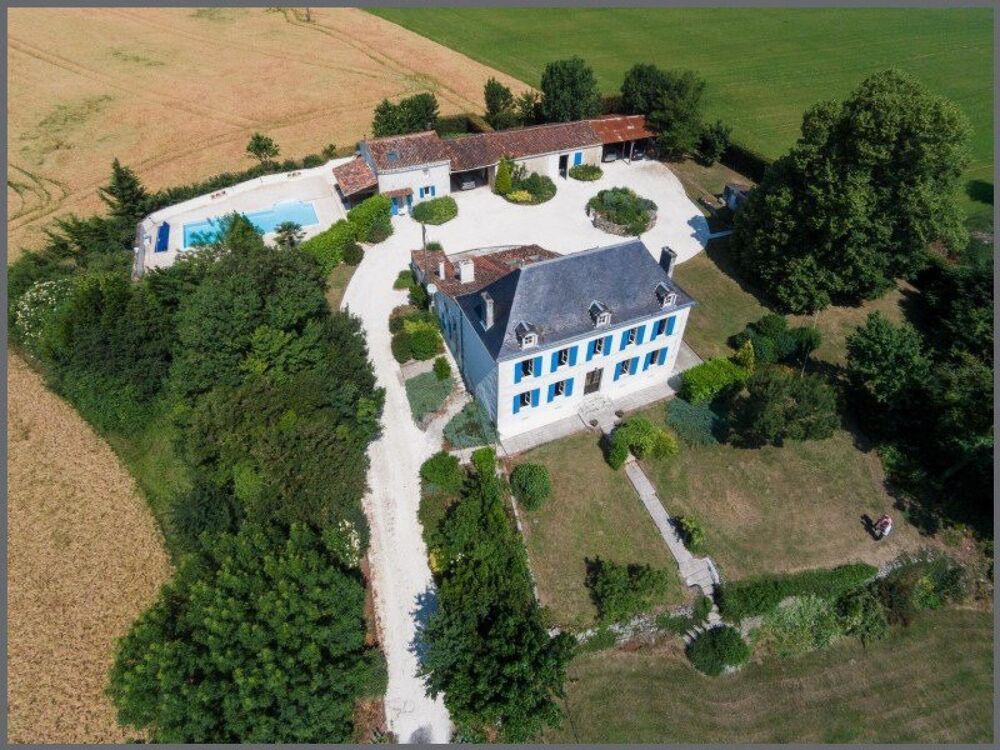 Maison 12 pièces 333 m² · à Saint-Porchaire · 333 m² · 605 000 €