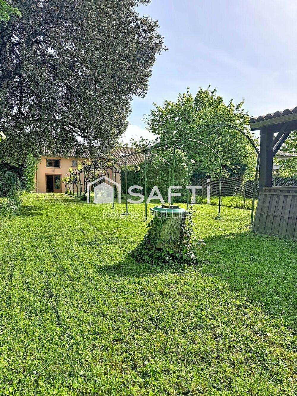Maison de ville T5 de caractère  152 m²  Sainte-Foy-de-Peyrolières - Terrain de 439 m²
