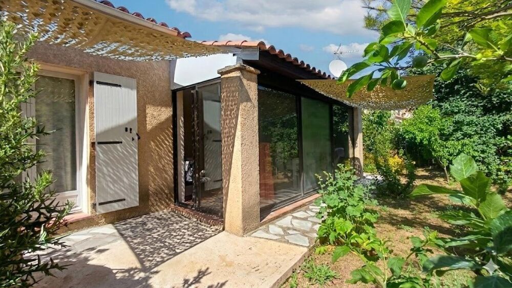 Maison avec garage, jardin et commerces à pieds - Brignoles