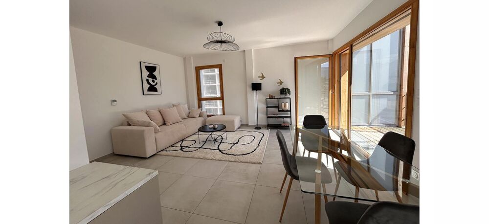 Vente Appartement Située à Ferney-Voltaire (01210), cette propriété bénéficie d'un emplacement privilégié proche de l'aéroport et à seulement 3 mi Ferney-voltaire