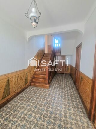  Maison à louer 7 pièces 178 m²