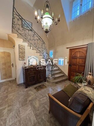  Maison � vendre 6 pi�ces 205 m�