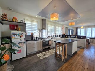  Maison à vendre 8 pièces 243 m²