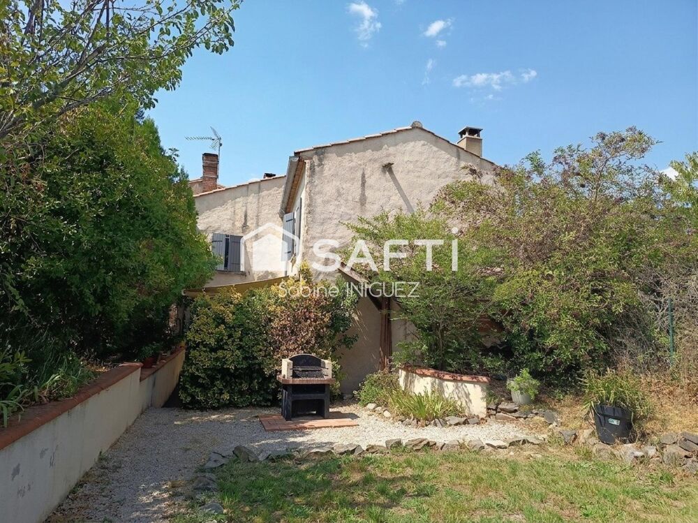 MAISON DE VILLAGE ATYPIQUE, RENOVEE