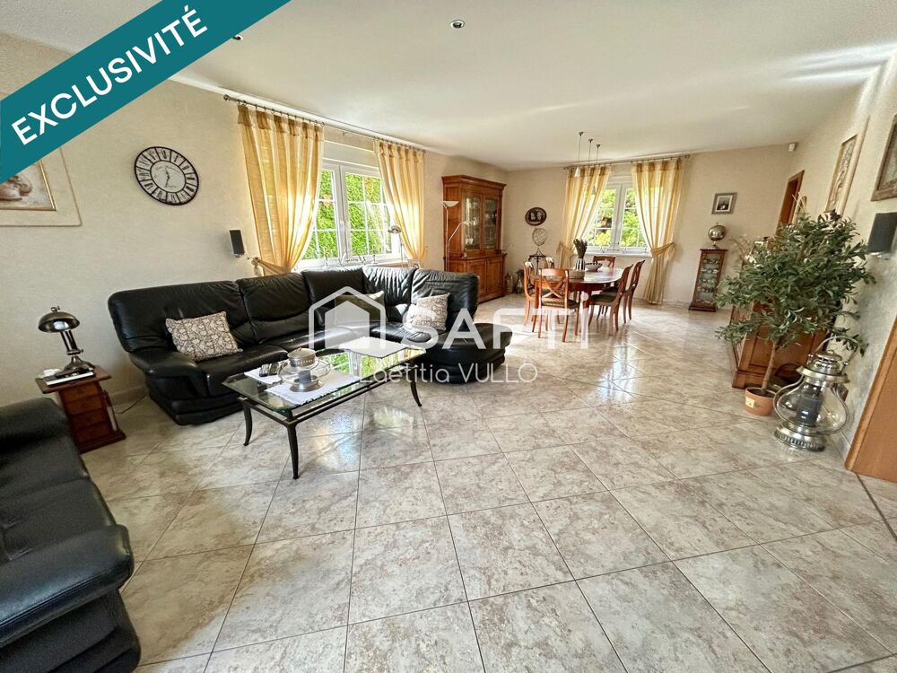 Magnifique maison individuelle d'environ 216 m² très belles prestations au calme à OETING