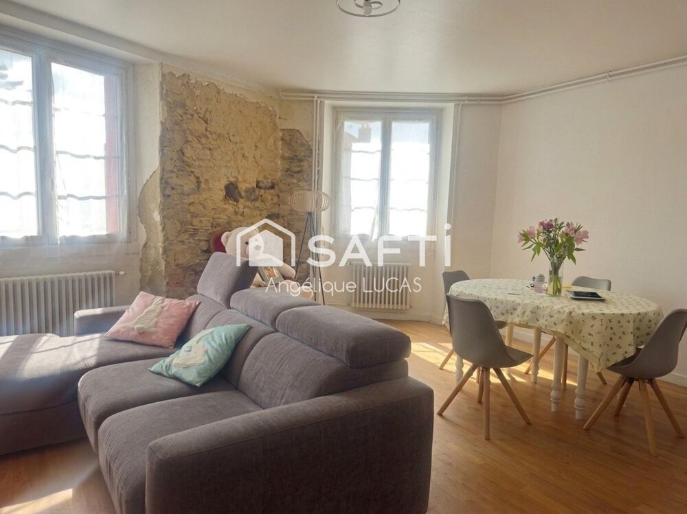 Maison 6 pièces 159 m² · à La Chaize-le-Vicomte · 159 m² · 140 000 €