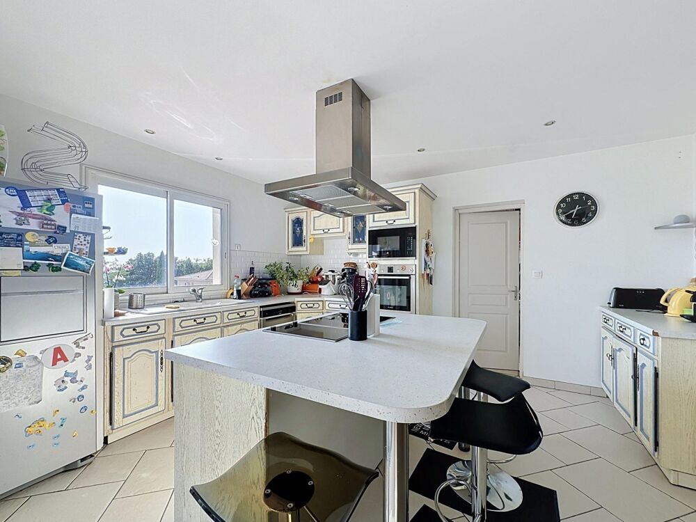 Vente Maison Maison T6/7 180 m2 avec piscine côteaux de CASTELGINEST  - Vue dégagée Castelginest