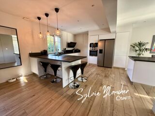  Maison  vendre 7 pices 197 m