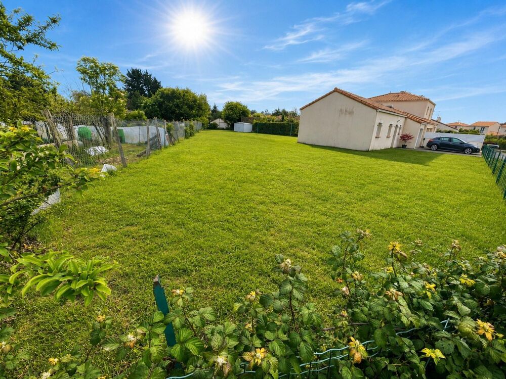 Vente Terrain Terrain 357 m² S-E, libre constructeur, viabilisé Cheix-en-retz