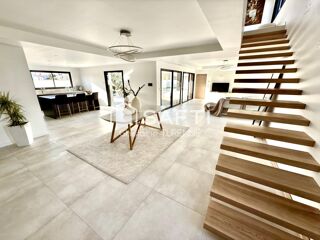  Maison � vendre 6 pi�ces 220 m�