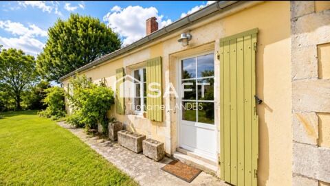   Maison charentaise avec piscine et dépendances. Maison - 5 pièce(s) - 144 m²