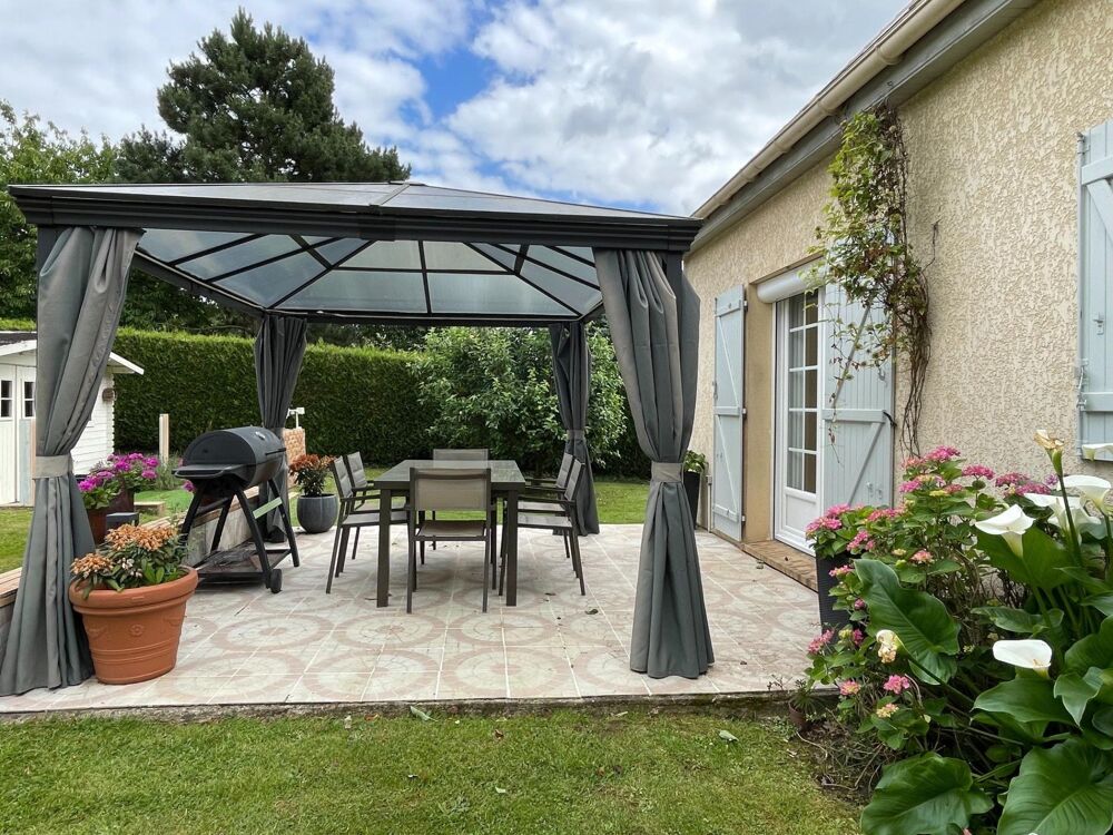 Maison 4 chambres, 128m² sur terrain clos de 1263m² et sous-sol total.
