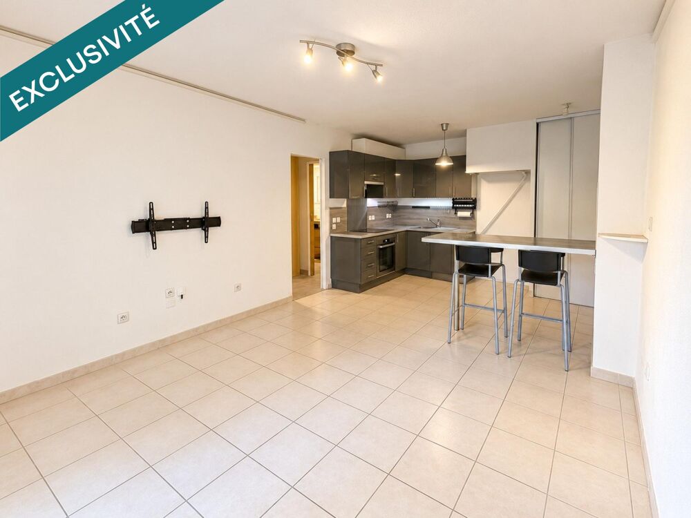 LA FARE-LES-OLIVIERS  T2 CENTRE-VILLE  TERRASSE 30 M²  PARKING PRIVATIF