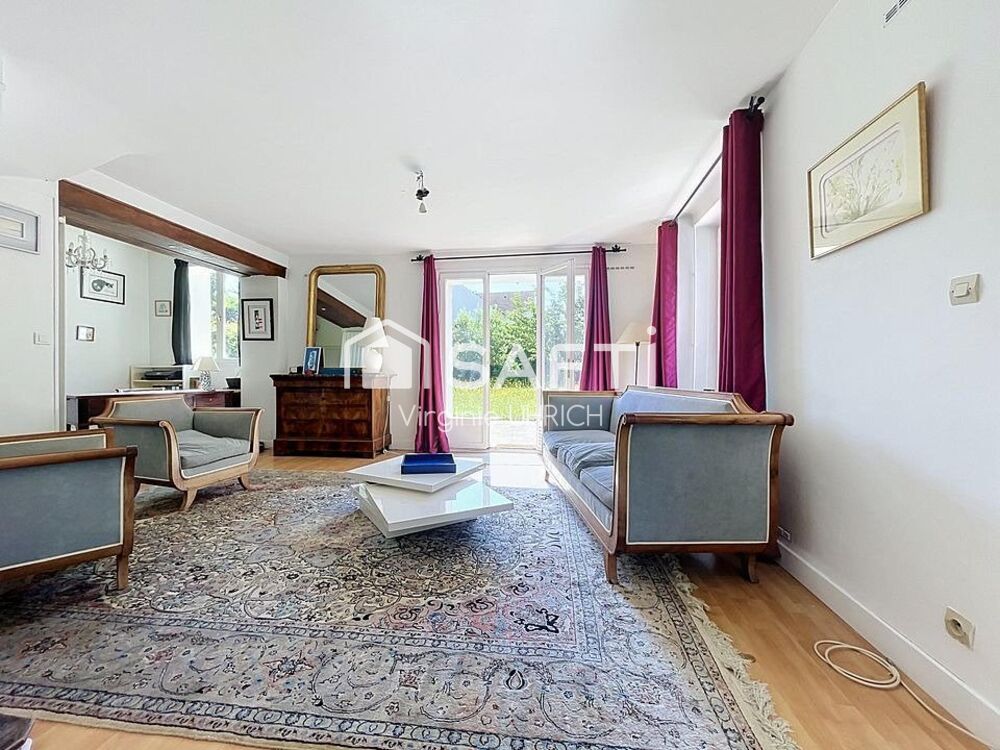 Vente Maison Maison de charme , T6, de 180 m2, sur un terrain paysager, ( 780 m2), dans le quartier très prisé du Manet, à Montigny-Le-Breton Montigny-le-bretonneux