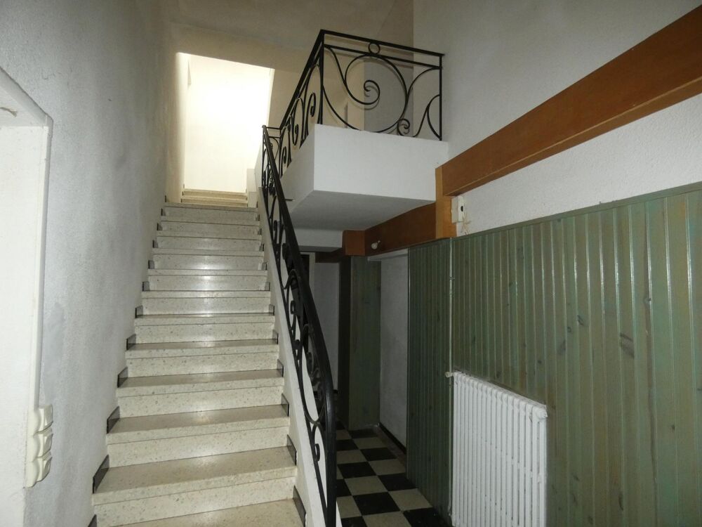 Maisons de village avec toit terrasse et appartement attenant plain pied indépendant actuellement loué