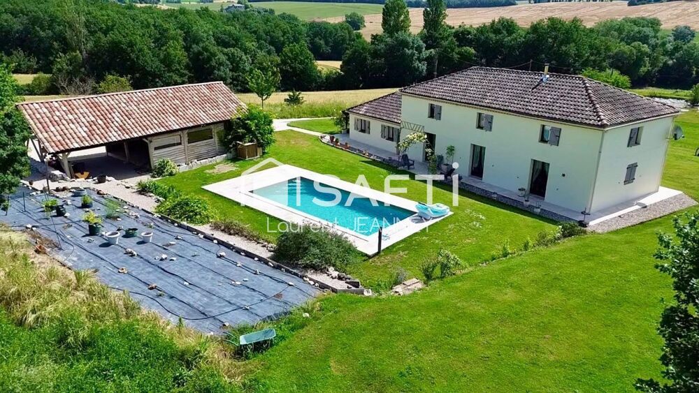Propriété dException avec Vue Panoramique à Saint?Pastour Découvrez cette demeure dexception, nichée dans un écrin de nature