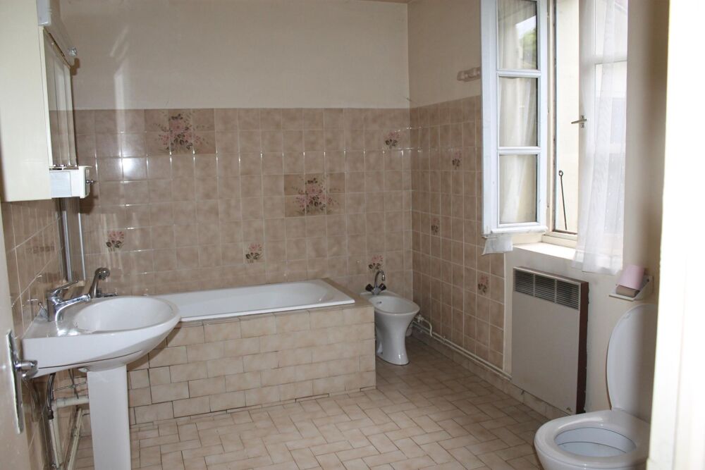 Vente Maison Maison 111m2 - 4 chambres - dépendances et joli parc arboré à rénover Saint-germain-des-fossés