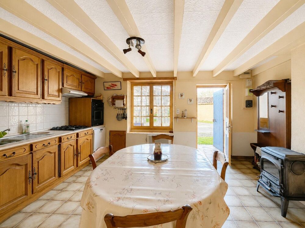 Authenticité, charme et petit budget : une maison prête à accueillir vos projets !
