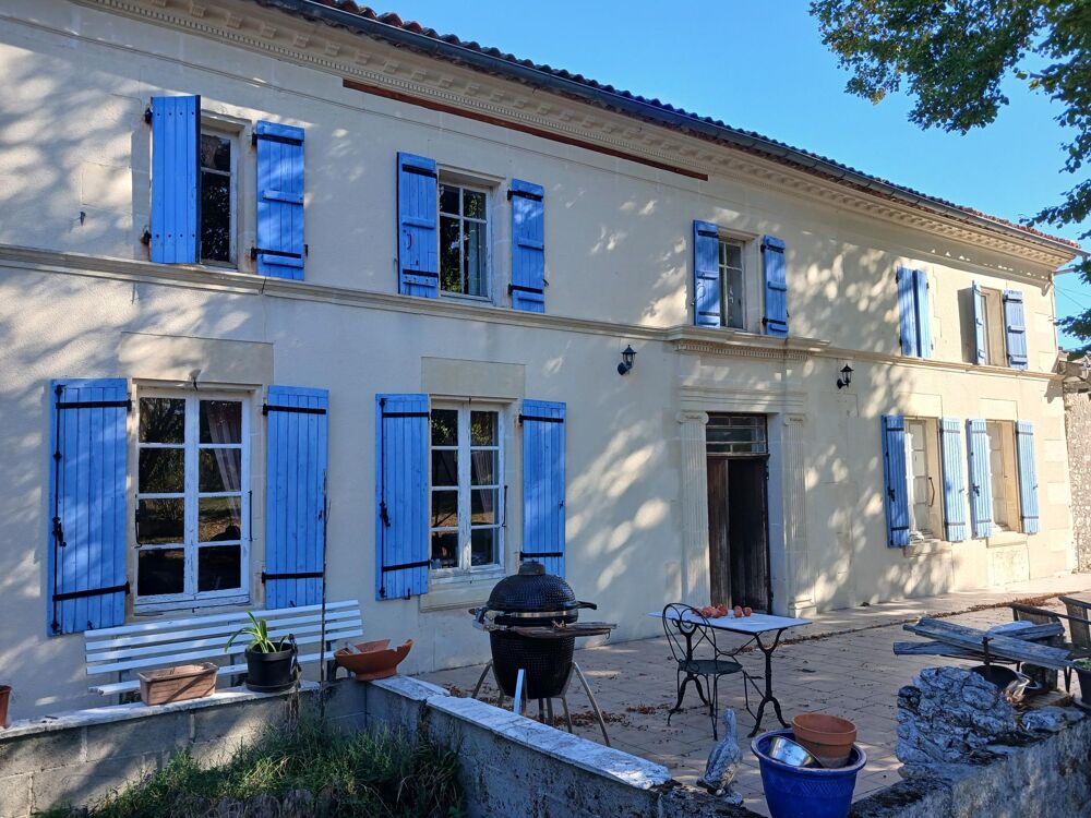 Vente Maison spacieuse charentaise et ses grandes dépendances Perignac