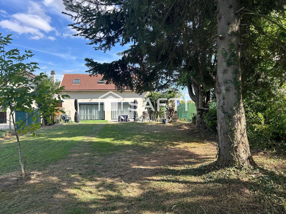 MAISON DE 6 PIECES, 140 m² à Ezanville