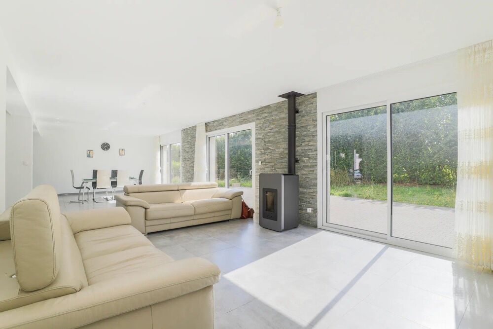 PAVILLON CONTEMPORAIN AVEC VIE DE PLAIN PIED