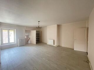 Location Appartement APPARTEMENT 132M², 3 CHAMBRES POSSIBLE ET JARDIN COMMUN Jussey