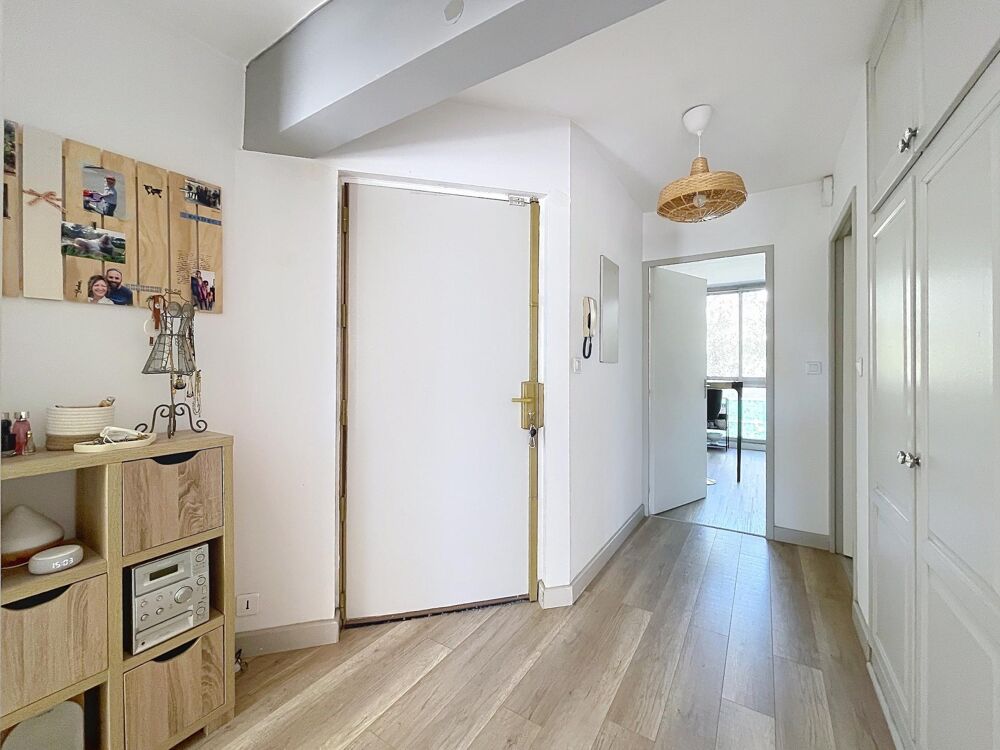T3 EN RESIDENCE ARBOREE TERRASSE ET PARKING