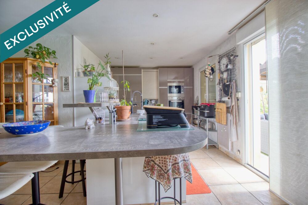 Vente Maison Maison de plain-pied 104m2 avec piscine et dépendance Saussenac