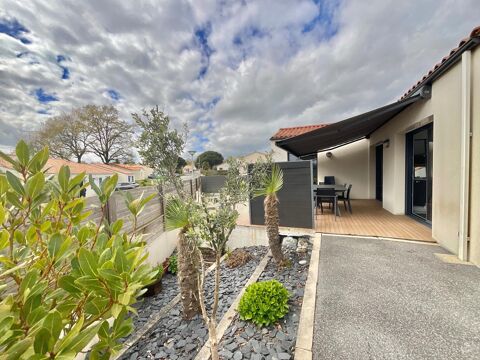   Maison de plain-pied, 5 chambres, dans le bourg de Mouilleron Maison - 7 pi�ce(s) - 143 m�