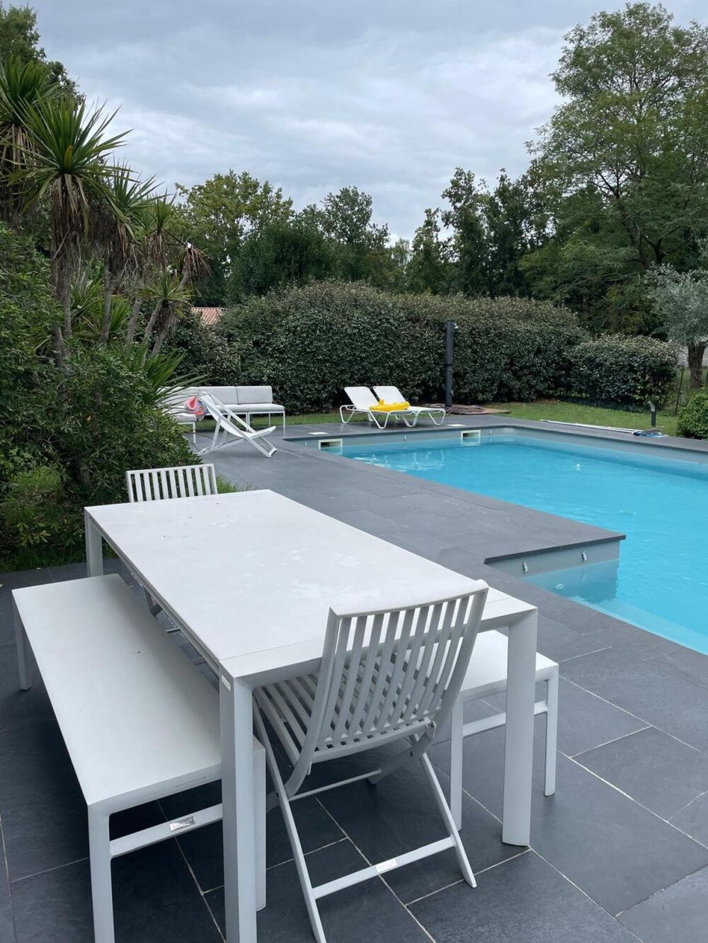 Baisse de prix ! Maison 300m² plus une maison bois 80m² sur un terrain de 12090m²