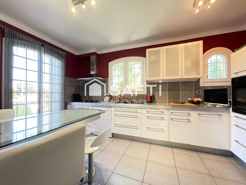 Vente Maison Maison de 190m² avec piscine Saint-mitre-les-remparts
