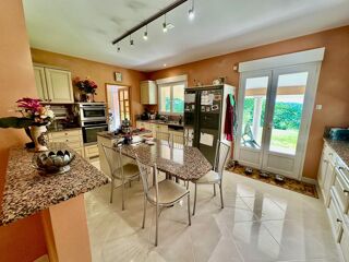  Maison  vendre 11 pices 335 m