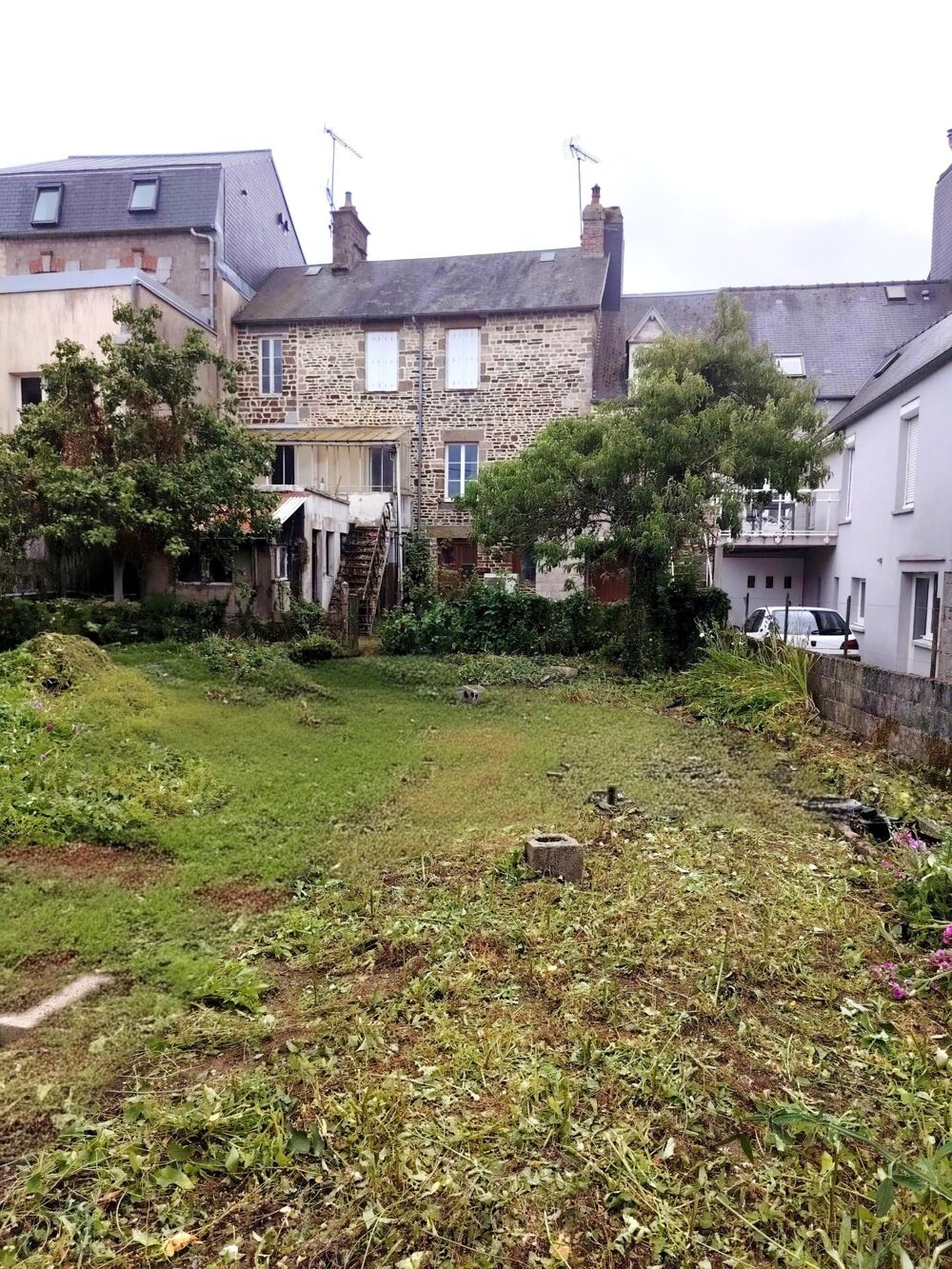 Proximité immédiate des commerces