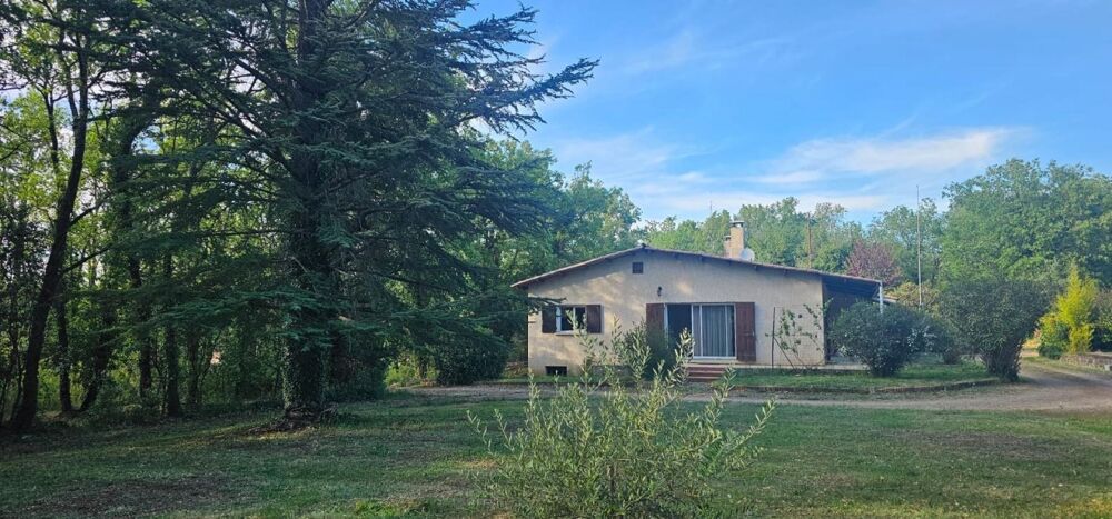 Vente Maison Maison de plain pied de 200 m² comprenant de habitations sur 12 000 m² (terrain agricole) Tourves