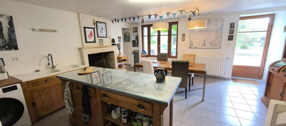 Vente Maison Grande Maison de famille VILLENEUVE LA COMTESSE Villeneuve-la-comtesse